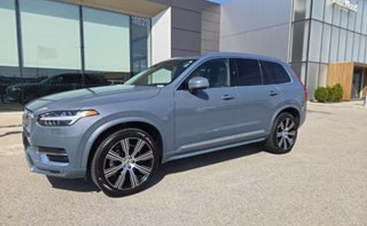 2022 Volvo XC90 Momentum