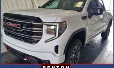2025 GMC Sierra AT4