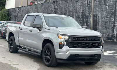 2025 Chevrolet Silverado Custom