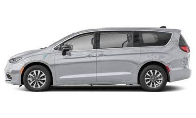 2024 Chrysler Pacifica Select