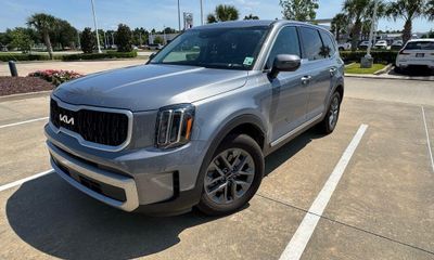 2023 Kia Telluride LX