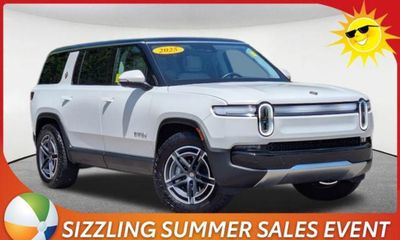 2025 Rivian R1S Adventure
