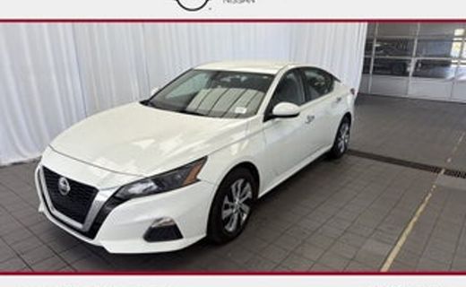 2022 Nissan Altima SR