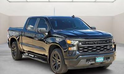 2023 Chevrolet Silverado Custom
