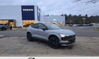 2026 Volvo EX30 CC Ultra