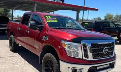 2017 Nissan Titan SV