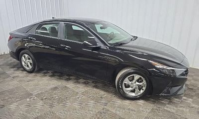2022 Hyundai Elantra SE