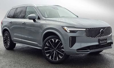 2026 Volvo XC90 Ultra Bright