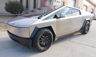 2024 Tesla Cybertruck Base