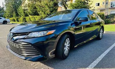 2018 Toyota Camry LE Hybrid