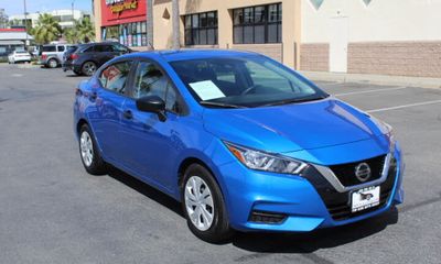 2022 Nissan Versa S CVT