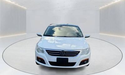 2010 Volkswagen Passat Luxury