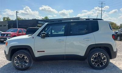 2023 Jeep Renegade Trailhawk