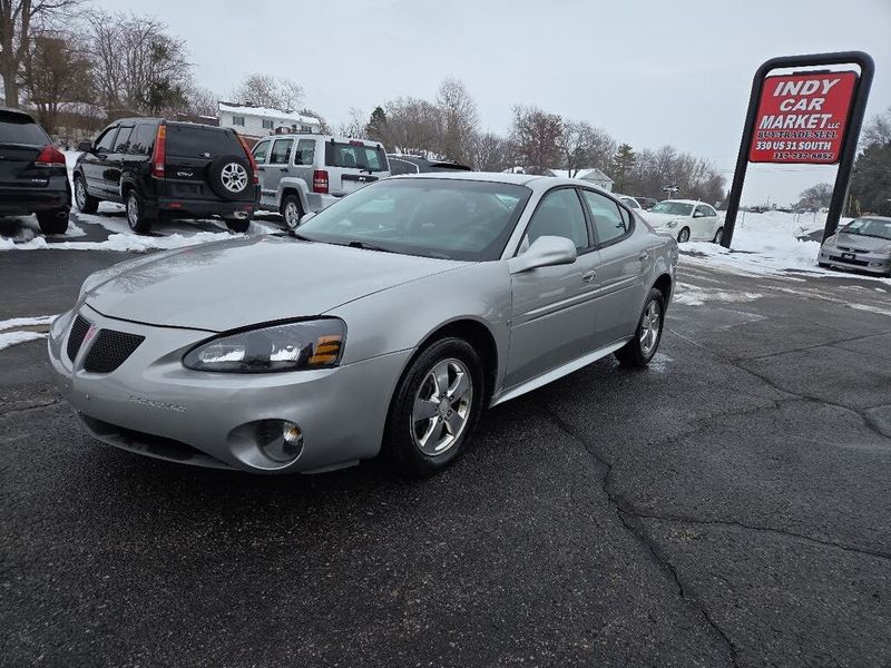 Representative 2007 Pontiac Grand Prix photo