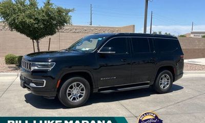 2023 Jeep Wagoneer Base