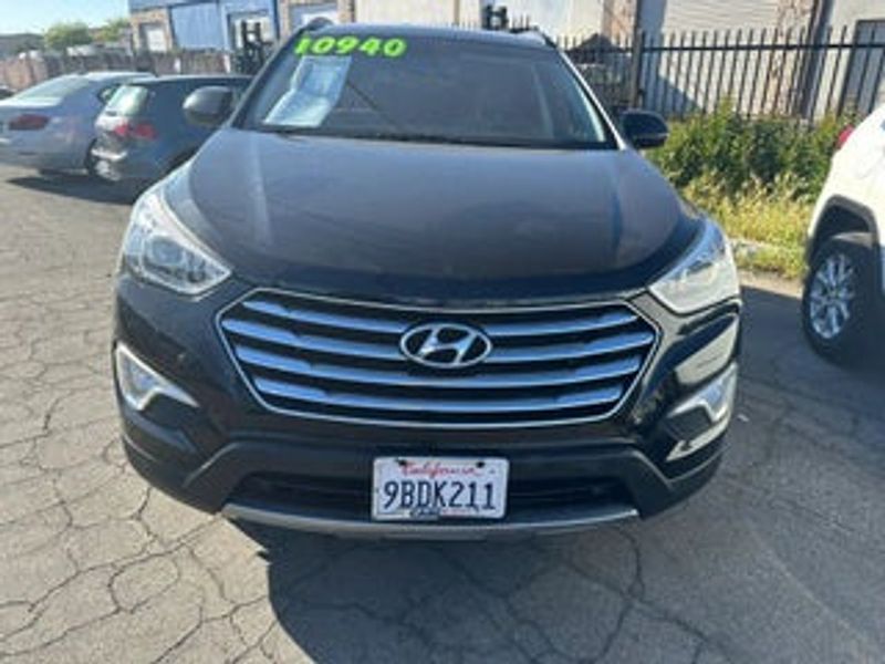 2015 Hyundai Santa FE — a typically priced live listing
