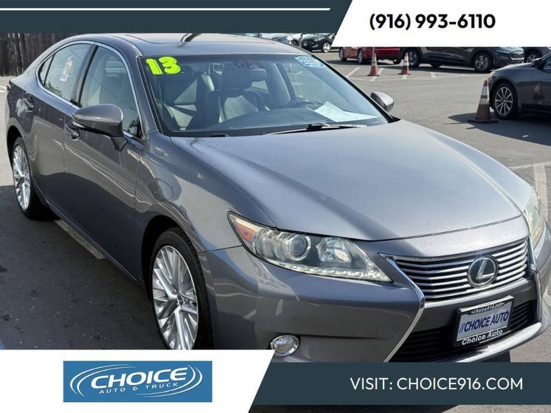 2013 Lexus ES — a typically priced live listing