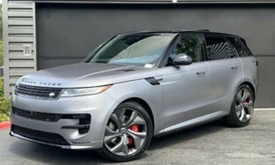 2026 Land Rover Range Sport P635 SV