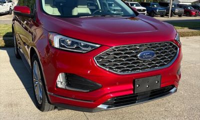 2022 Ford Edge Titanium