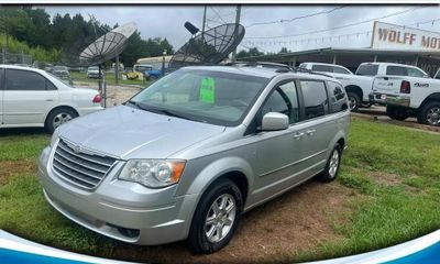 2010 Chrysler Town AND Country RT