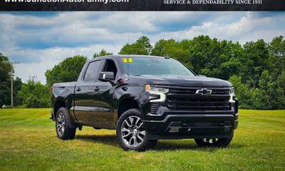 2022 Chevrolet Silverado RST