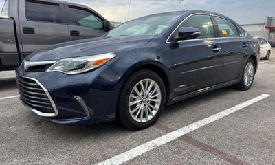 2018 Toyota Avalon Hybrid XLE Plus