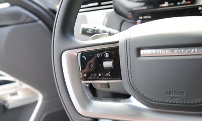 2026 Land Rover Range SE