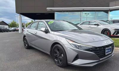 2023 Hyundai Elantra Blue
