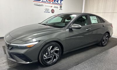 2025 Hyundai Elantra SEL Convenience