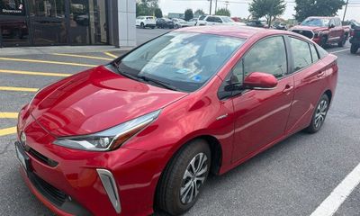 2020 Toyota Prius LE