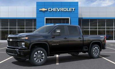 2024 Chevrolet Silverado HD Custom