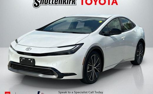 2025 Toyota Prius LE