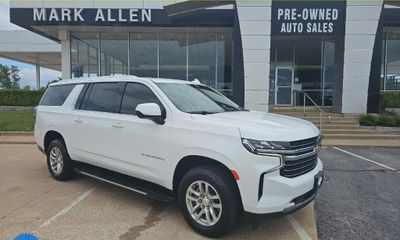 2024 Chevrolet Suburban LT