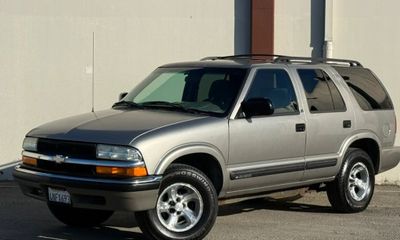 2001 Chevrolet Blazer Base