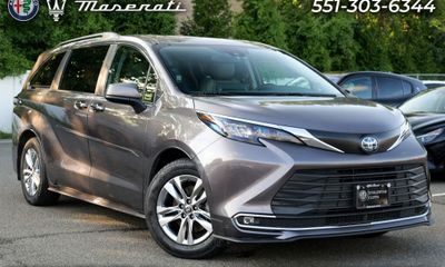 2024 Toyota Sienna XLE