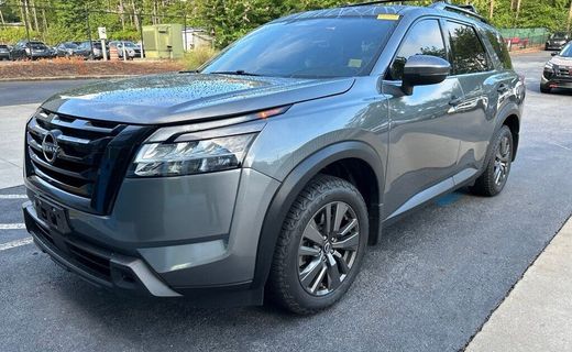2022 Nissan Pathfinder SV