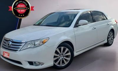 2011 Toyota Avalon SDN Limited Natl