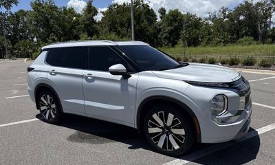 2025 Mitsubishi Outlander SEL