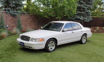 1999 Ford Crown Victoria LX