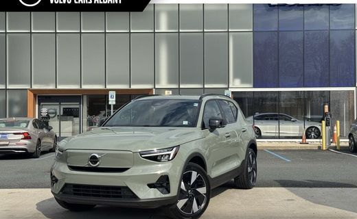 2025 Volvo EX40 Plus