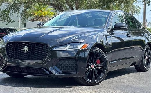 2022 Jaguar XF SE