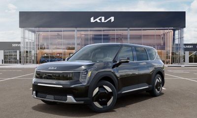 2026 Kia EV9 Light SR