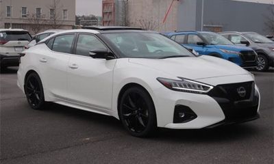 2023 Nissan Maxima SR
