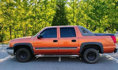 2005 Chevrolet Avalanche 1500 130 WB