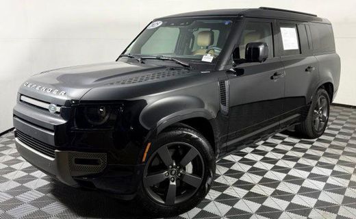 2025 Land Rover Defender 130 SE