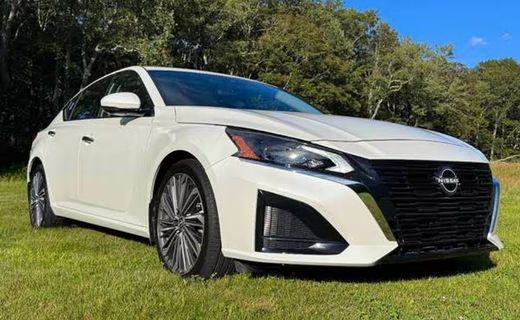2025 Nissan Altima SL
