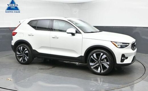 2023 Volvo XC40 Ultimate Bright