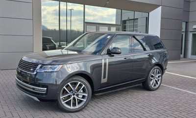 2026 Land Rover Range SE
