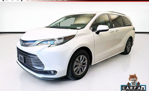 2025 Toyota Sienna XLE