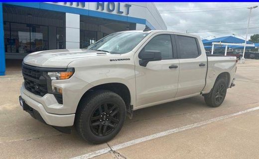 2026 Chevrolet Silverado Custom